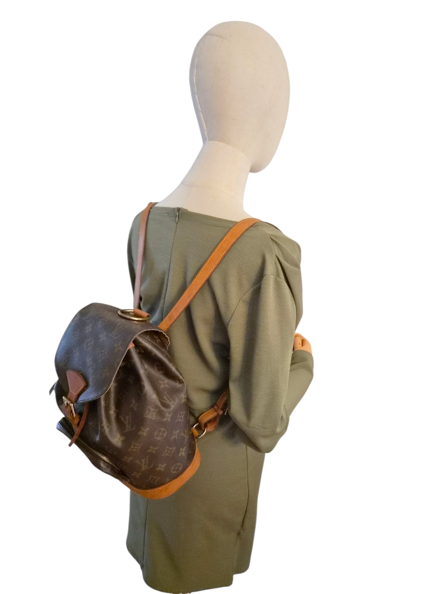 Louis Vuitton Montsouris MM