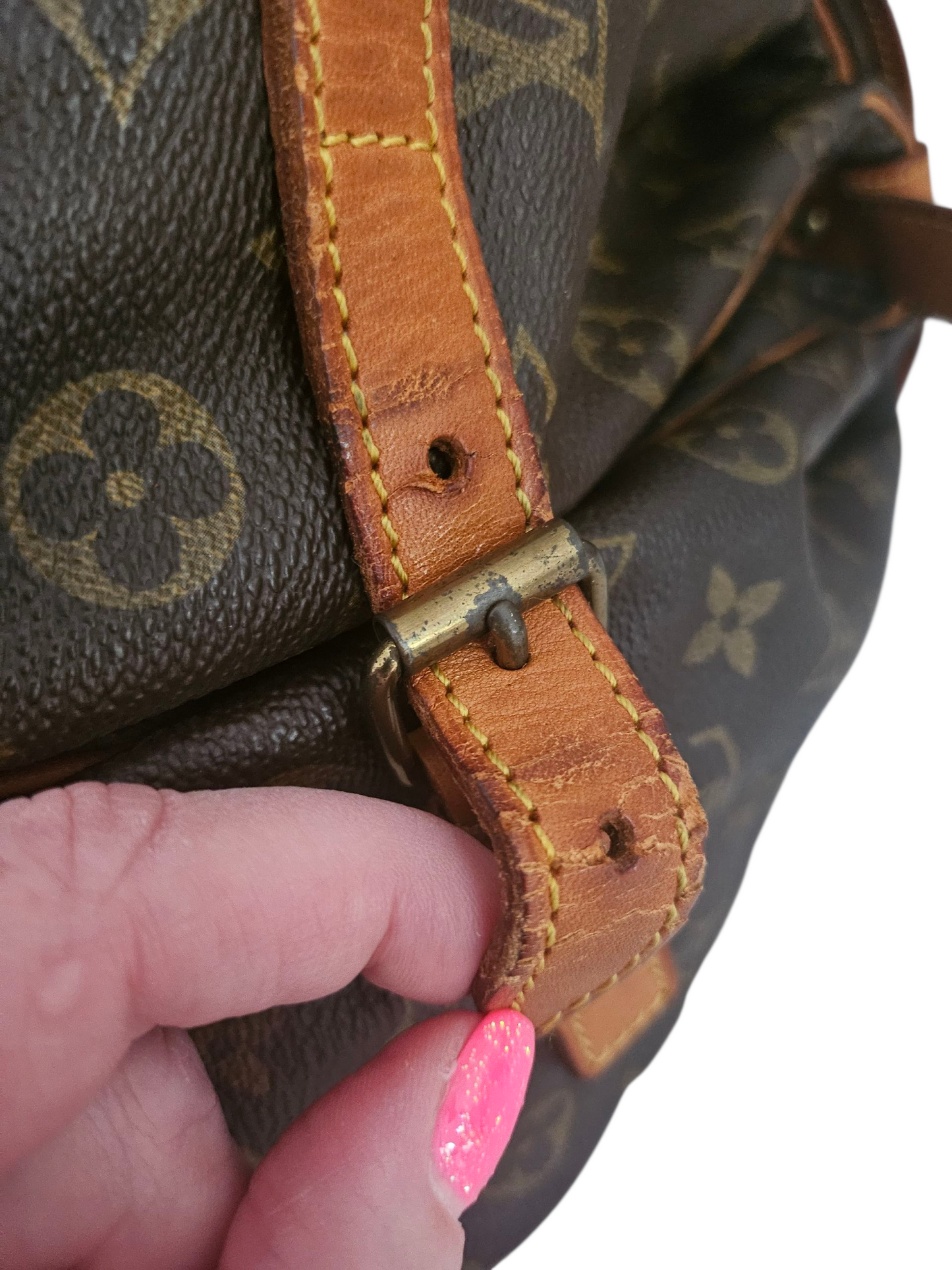 Louis Vuitton Saumur 35