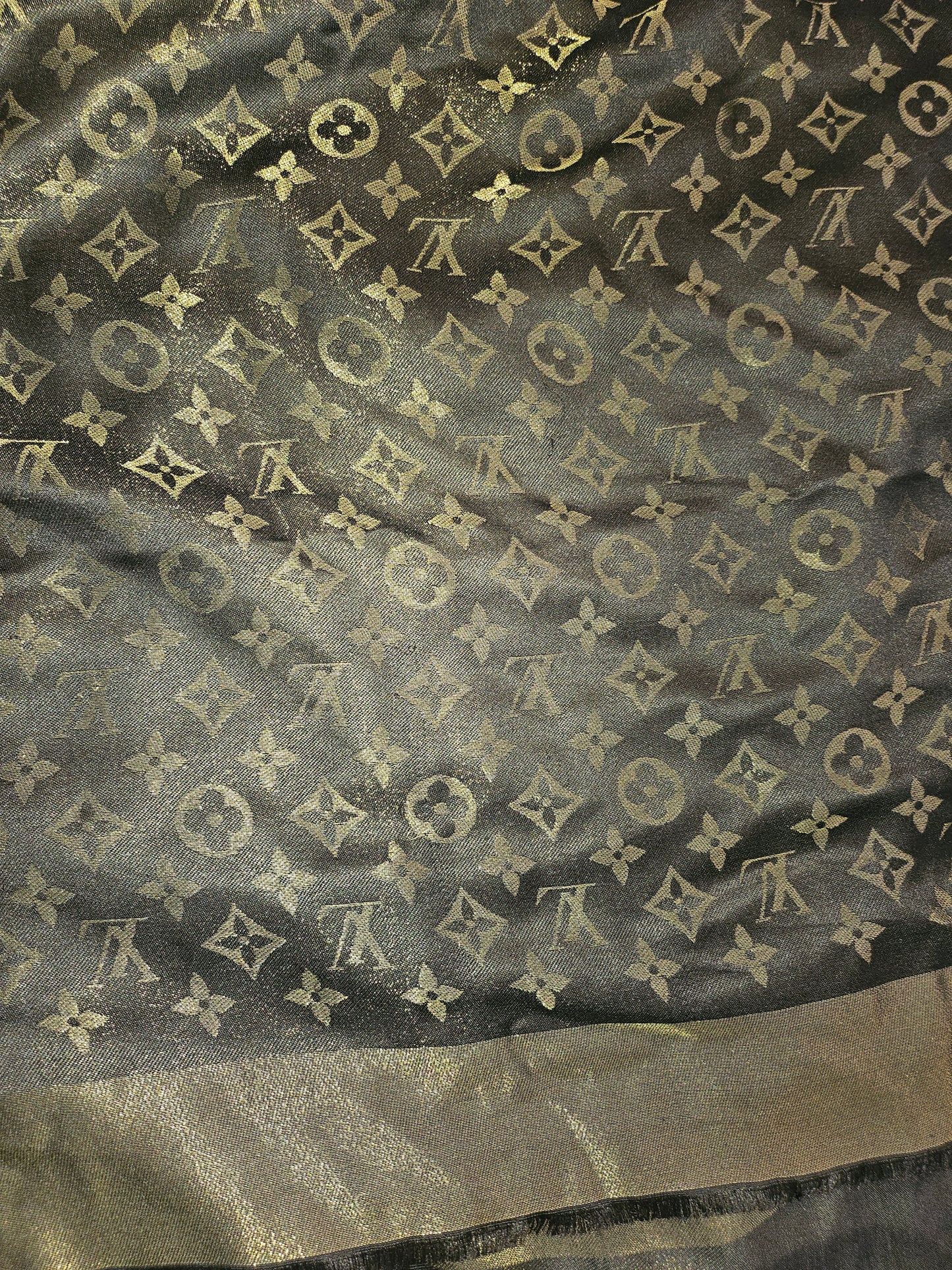 Louis Vuitton Shine Shawl