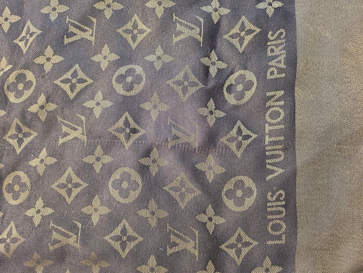 Louis Vuitton Shine Shawl