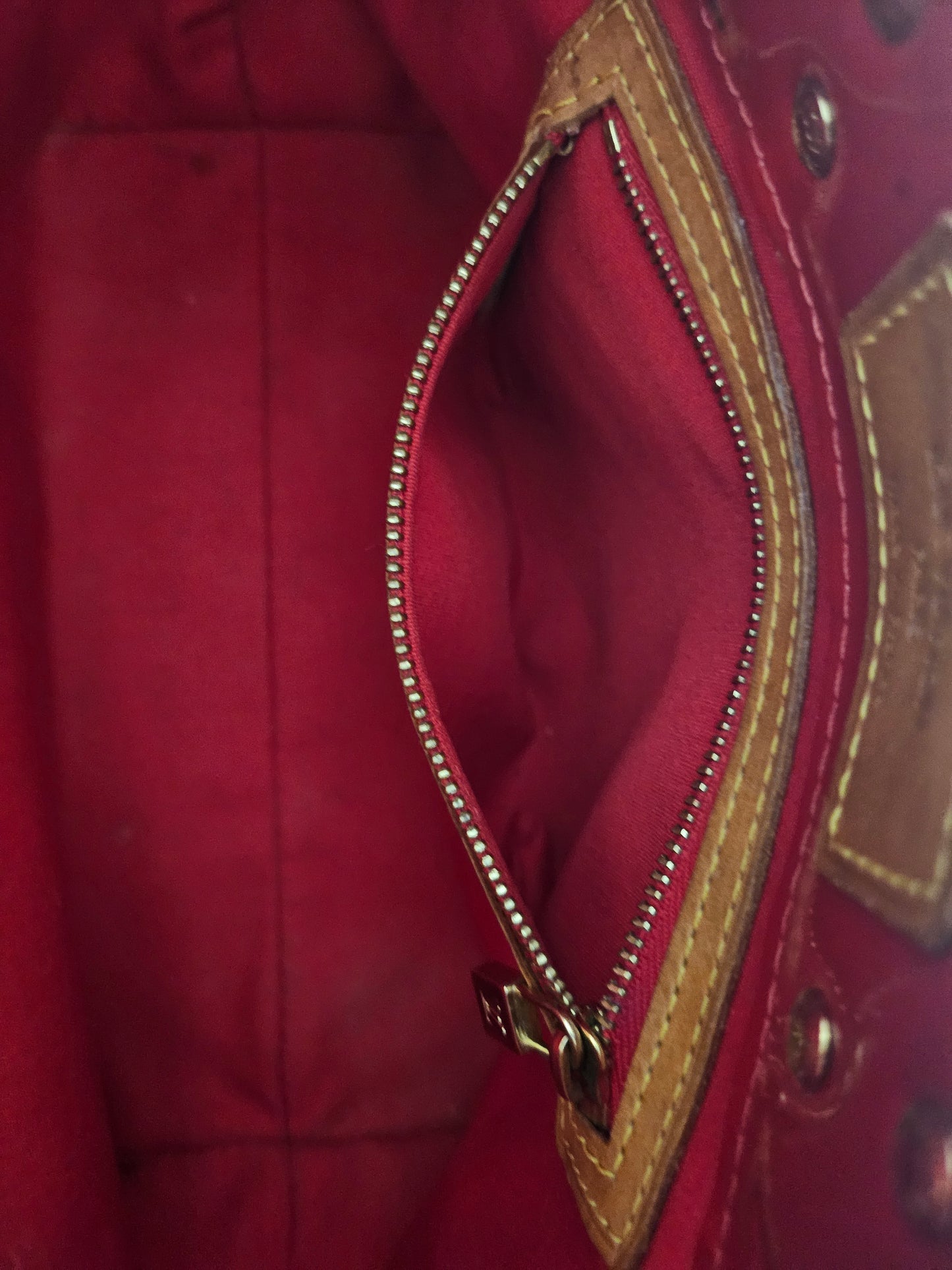Louis Vuitton Reade PM
