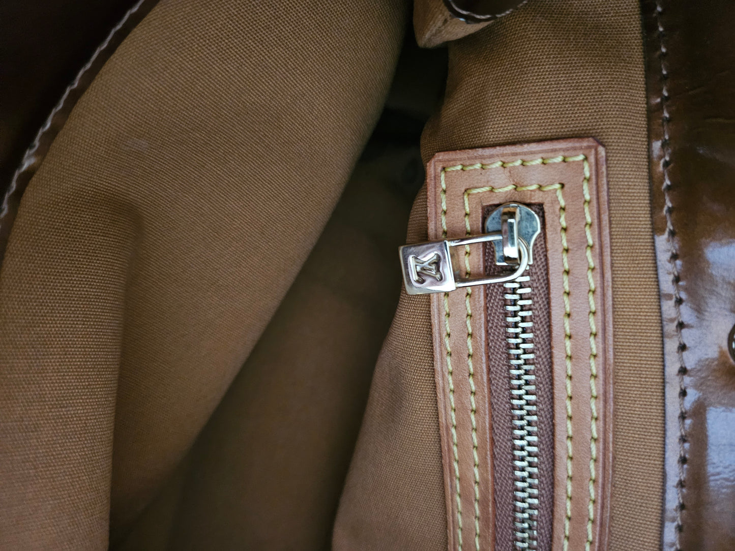 Louis Vuitton Reade PM Bronze