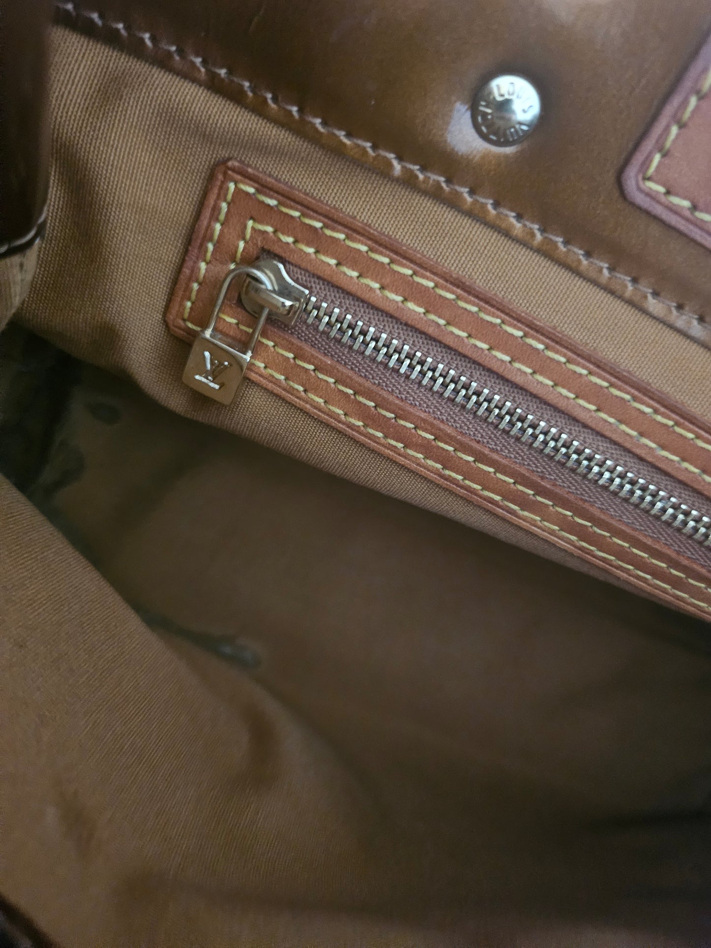 Louis Vuitton Reade PM Bronze