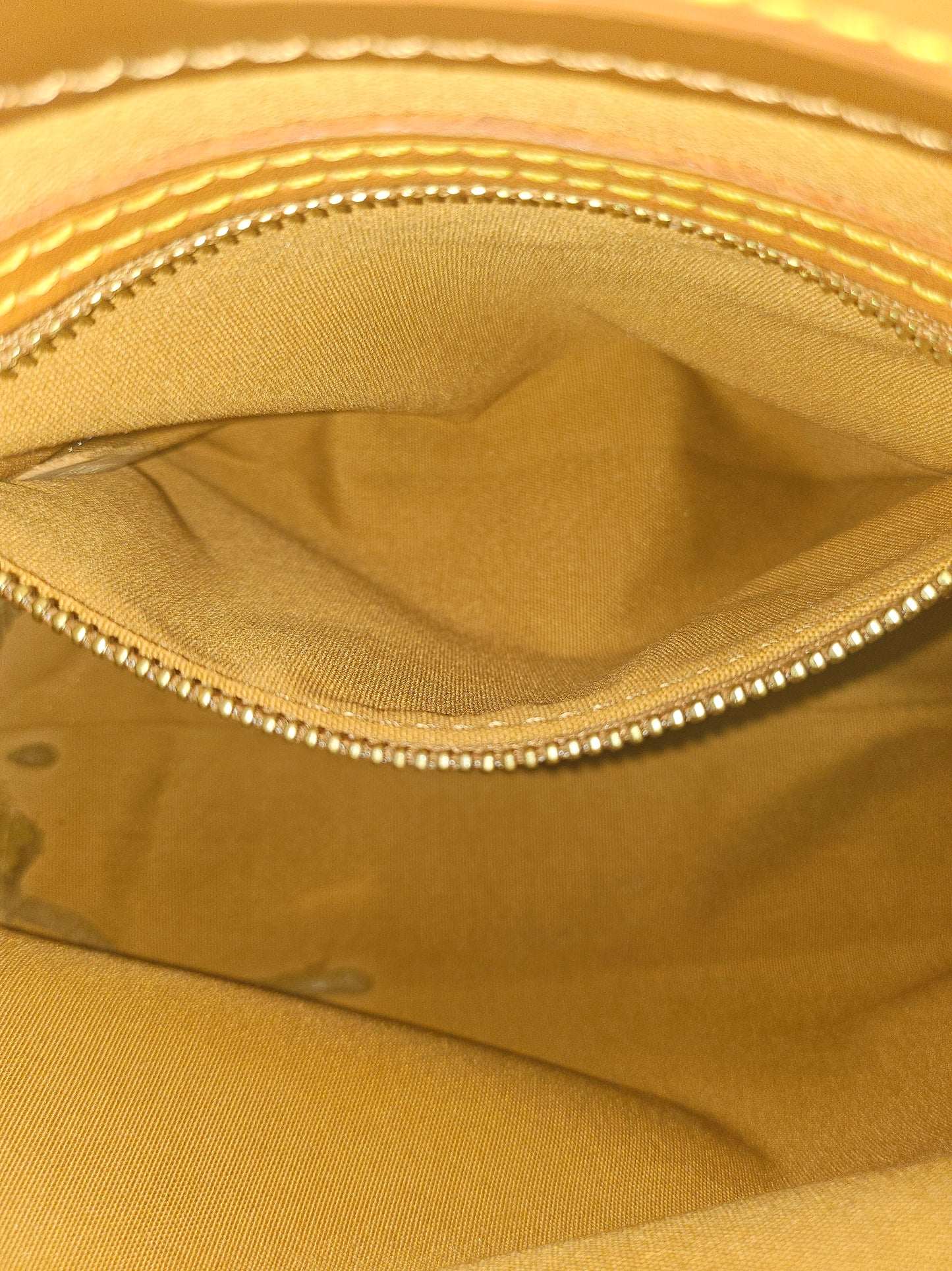 Louis Vuitton Reade PM Bronze