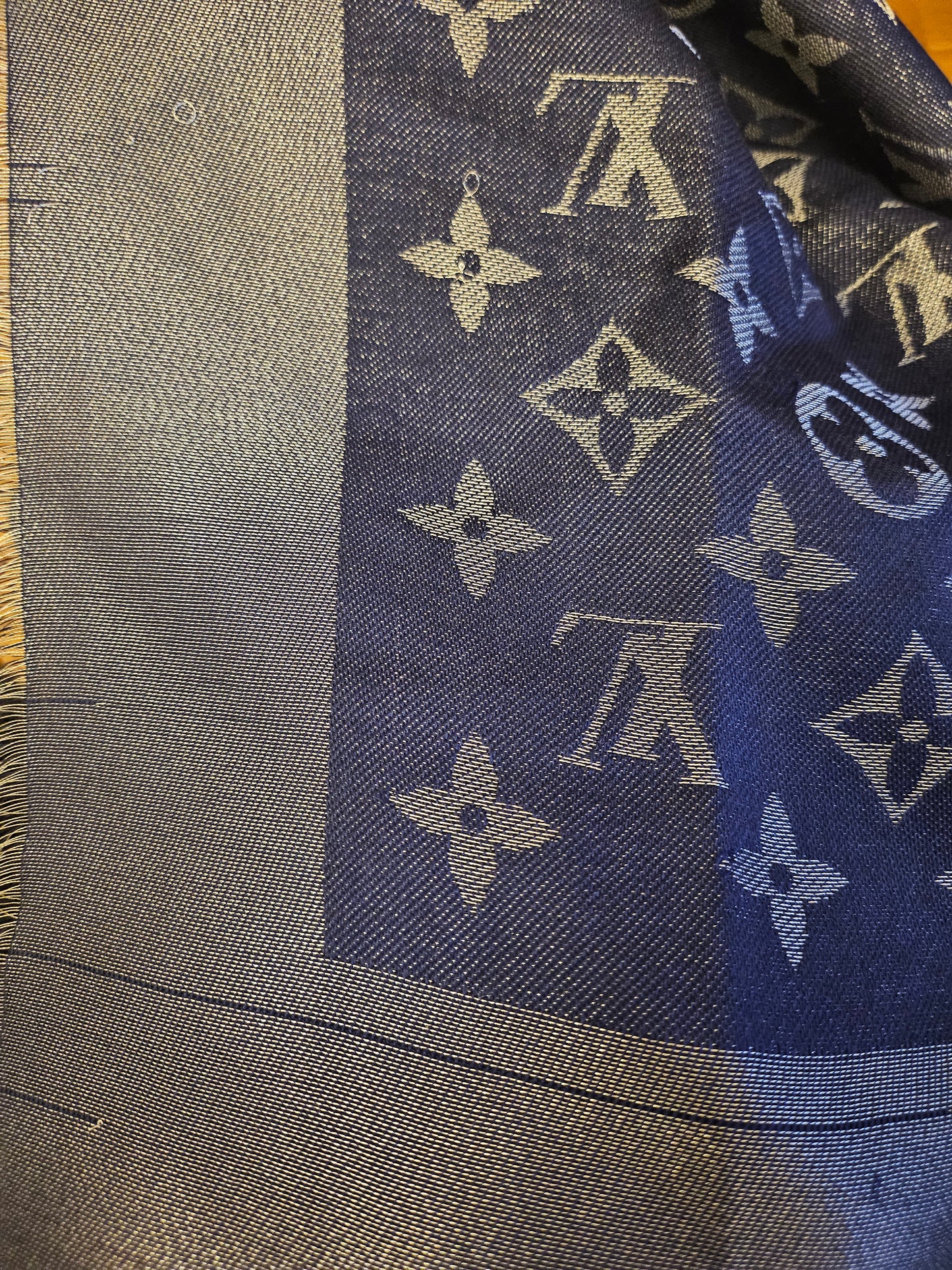 Louis Vuitton Shine Shawl