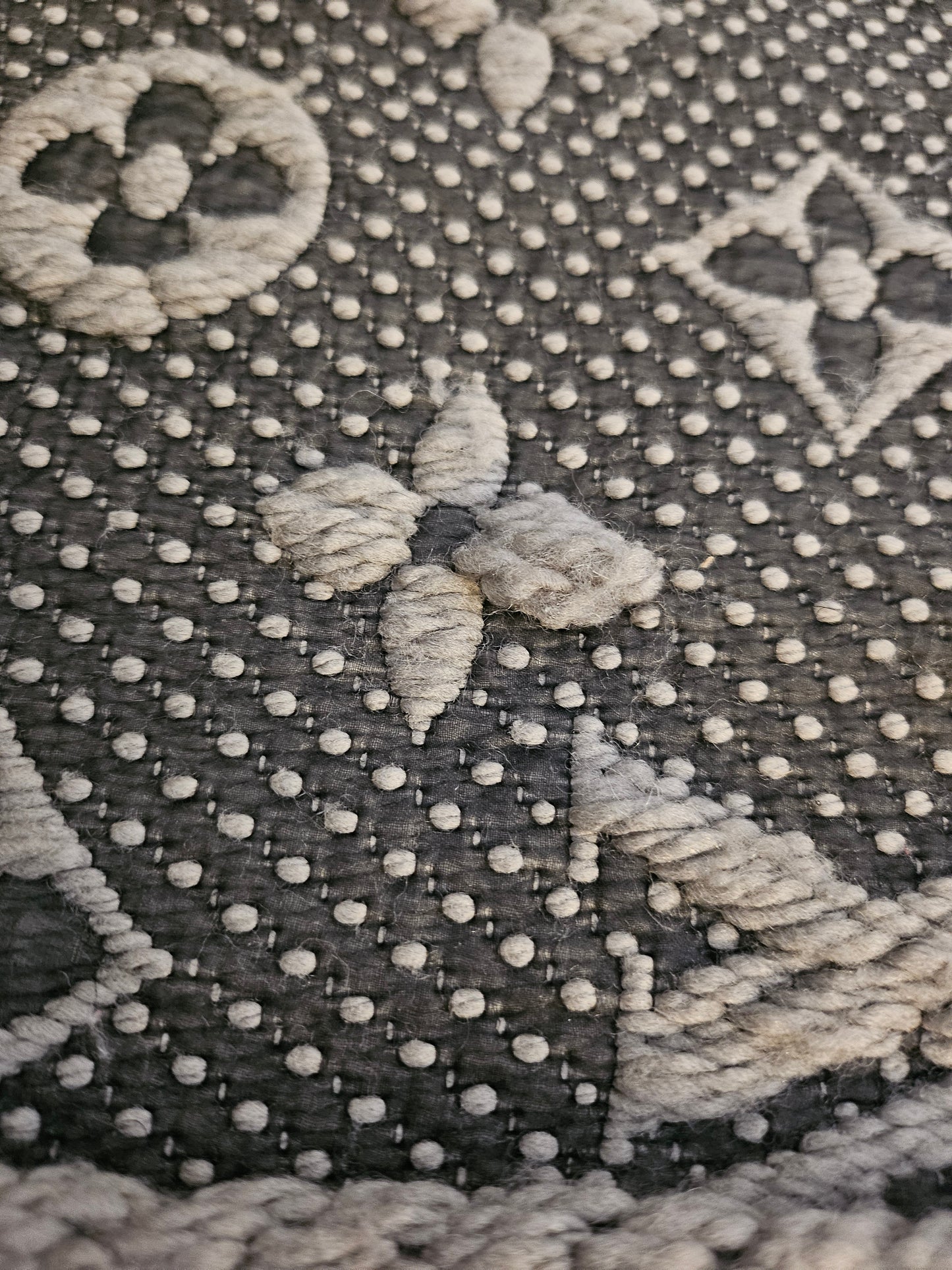 Louis Vuitton Logomania scarf