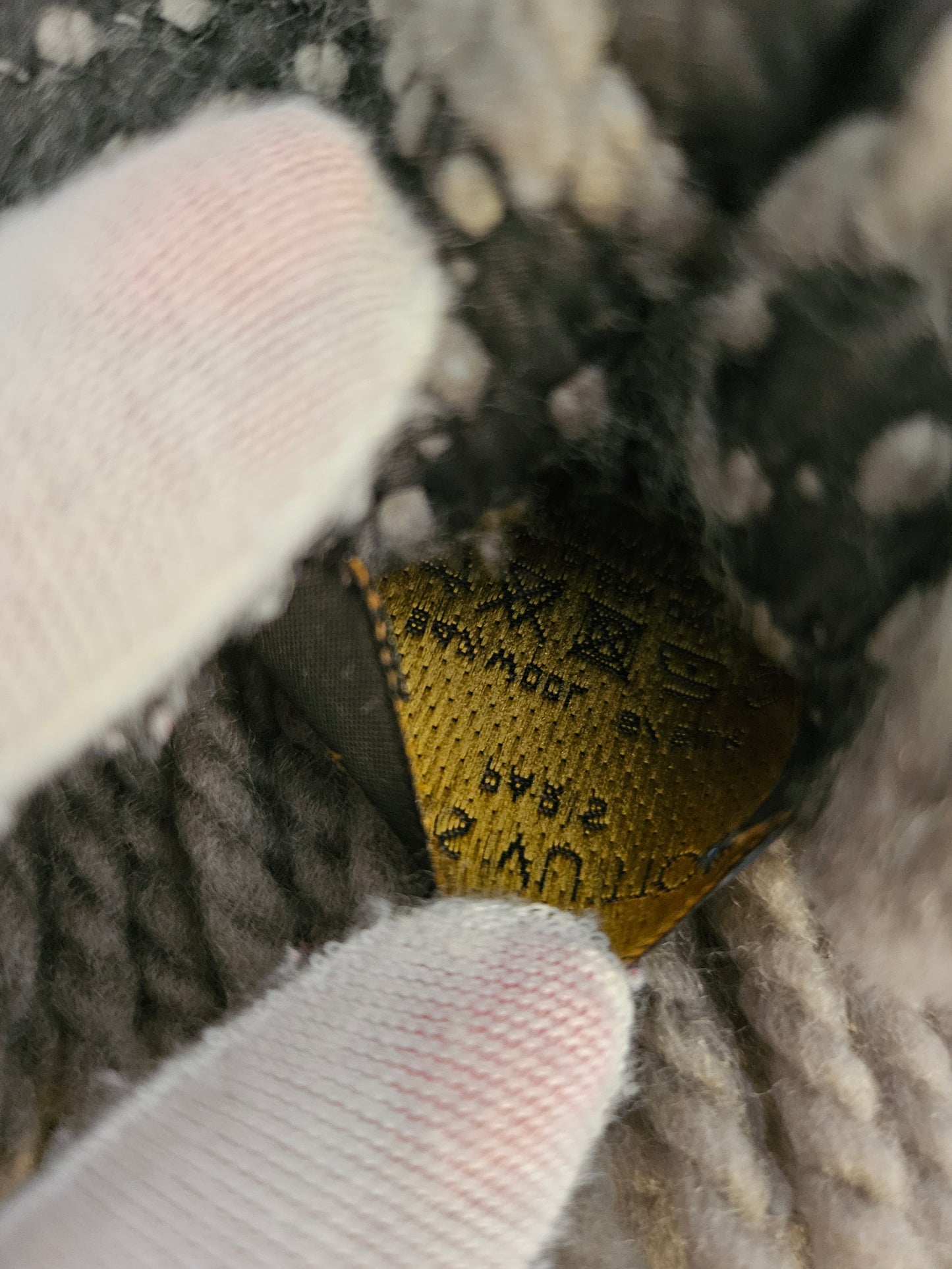 Louis Vuitton Logomania scarf