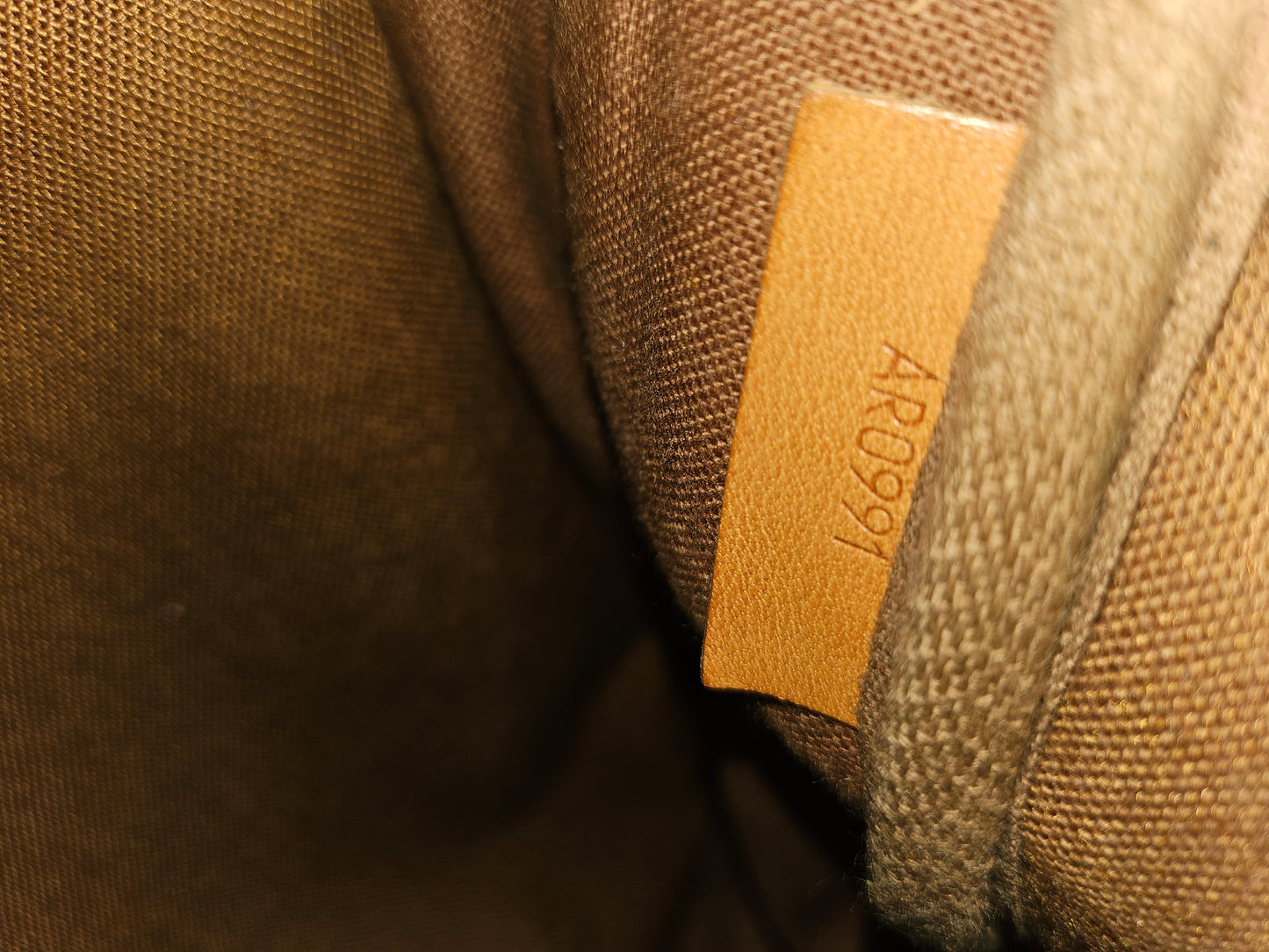 Louis Vuitton Gibeciere GM