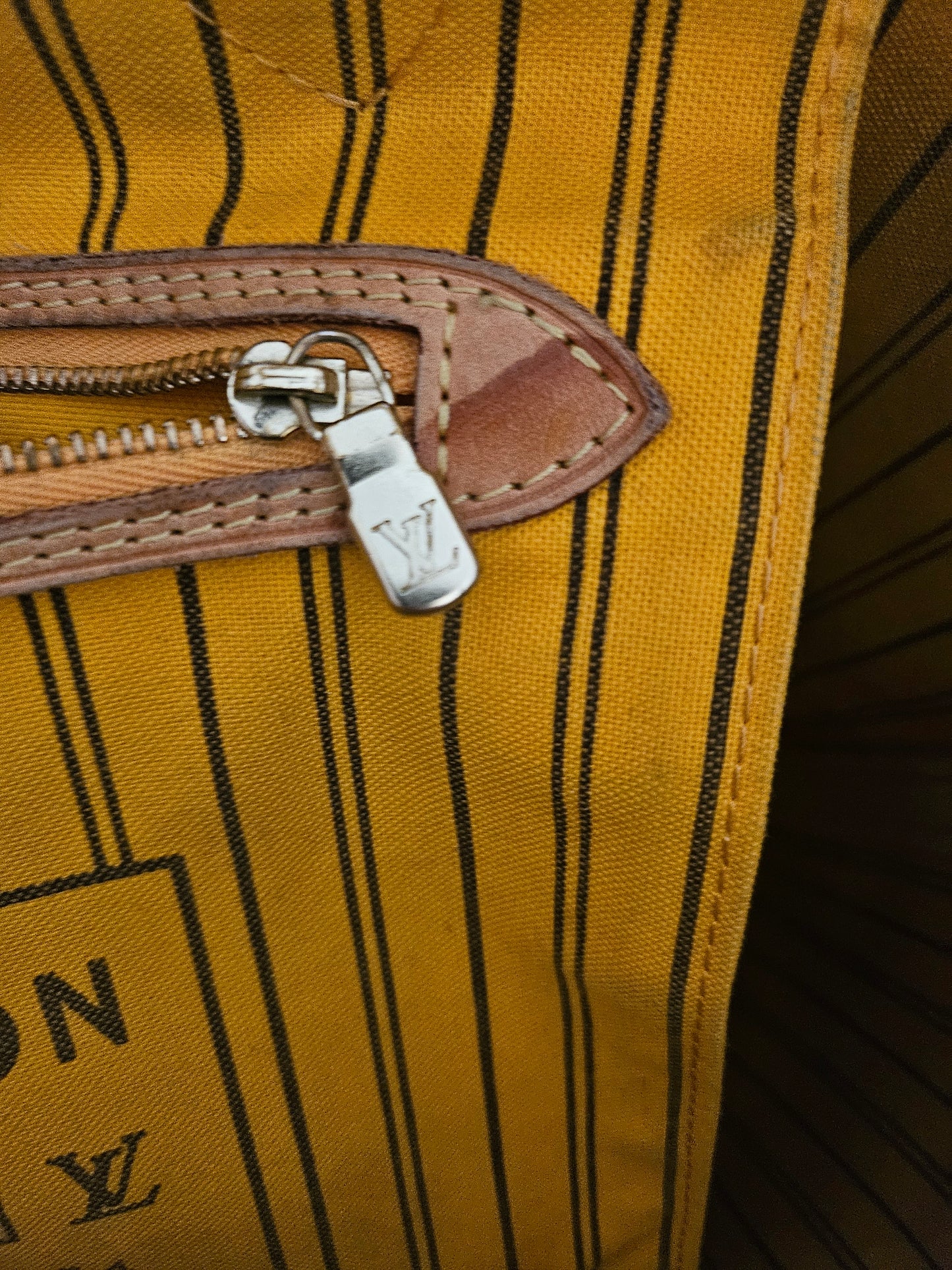 Louis Vuitton Neverfull MM