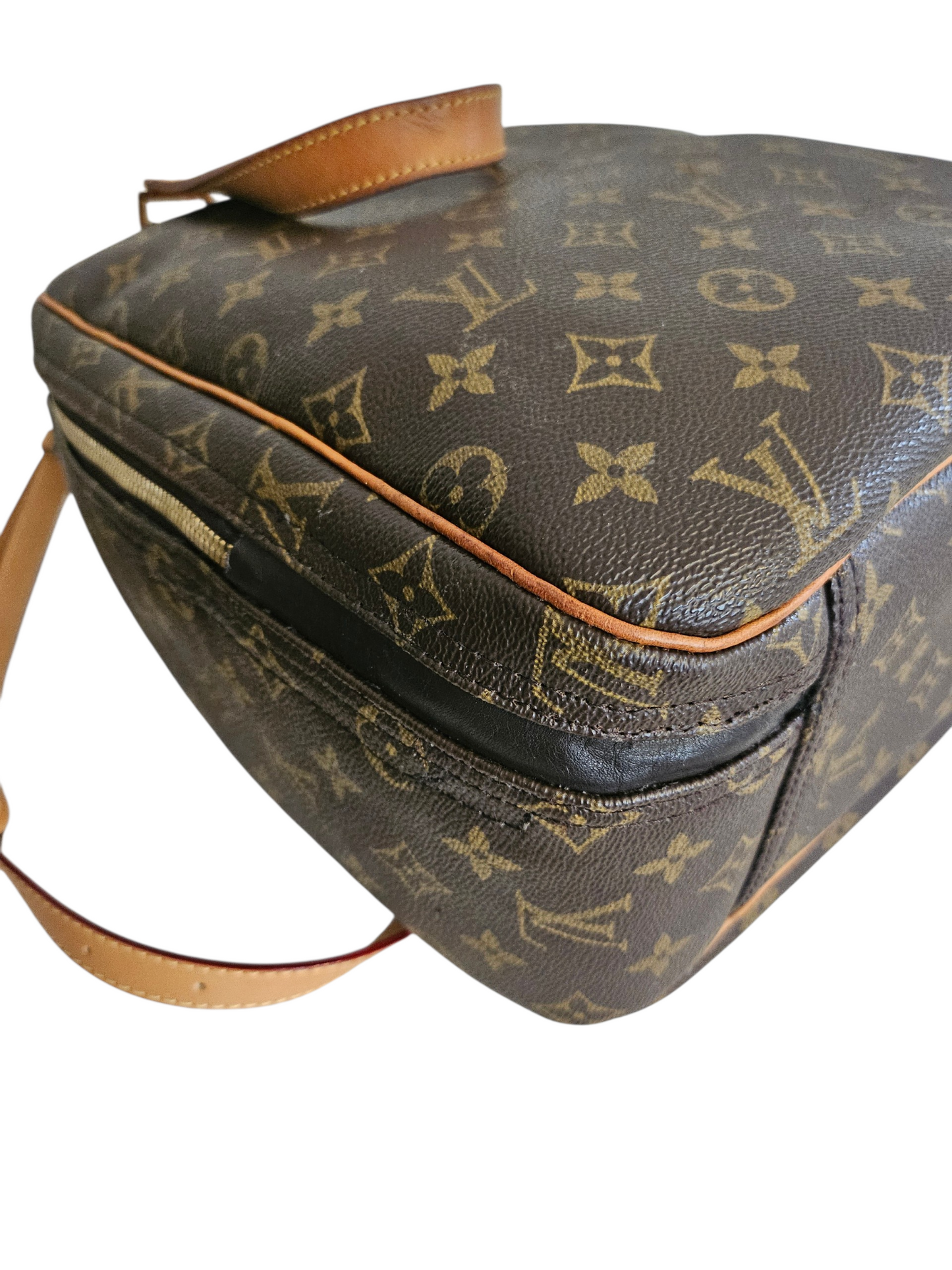 Louis Vuitton Excursion