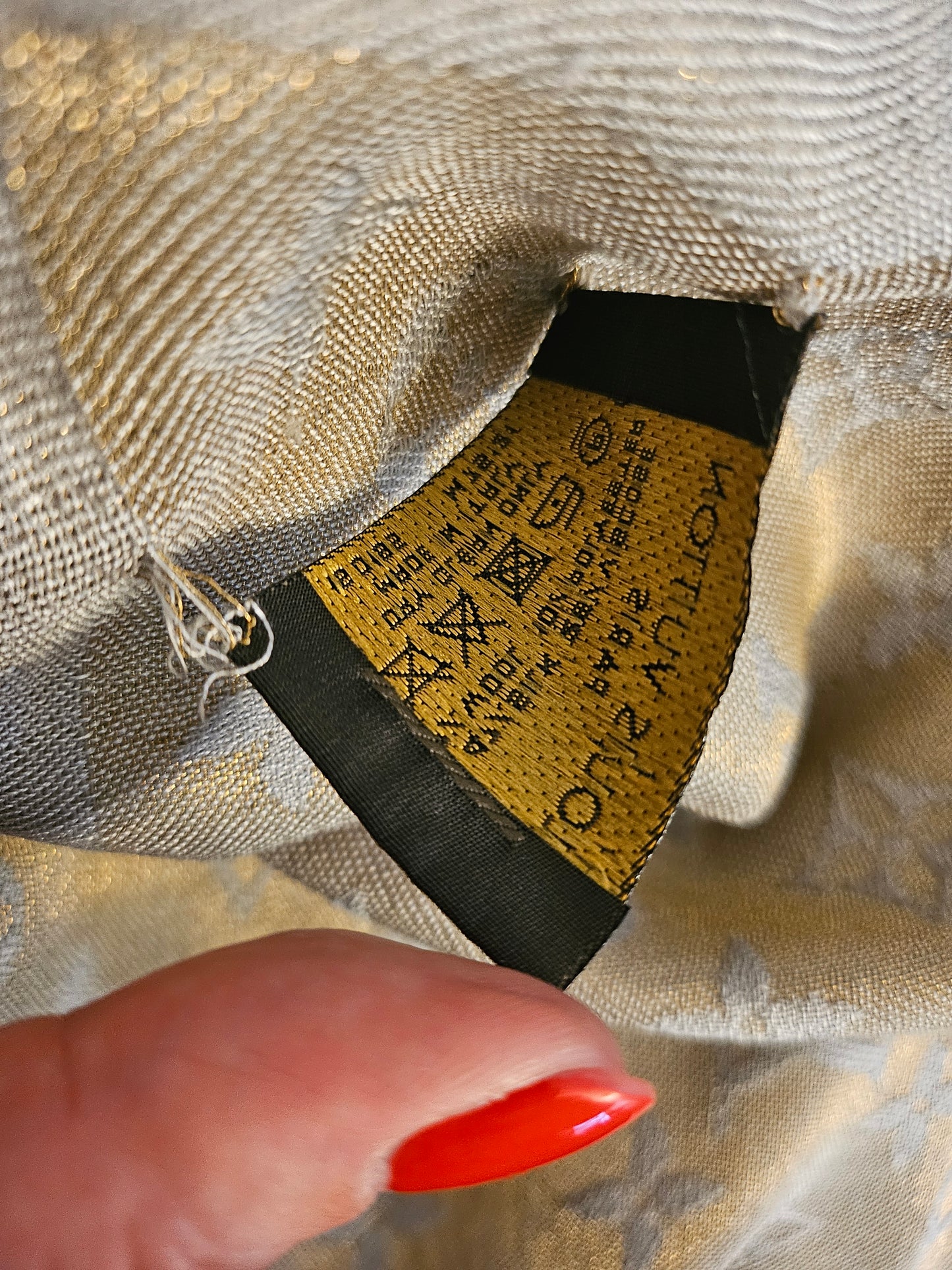 Louis Vuitton Shine Shawl