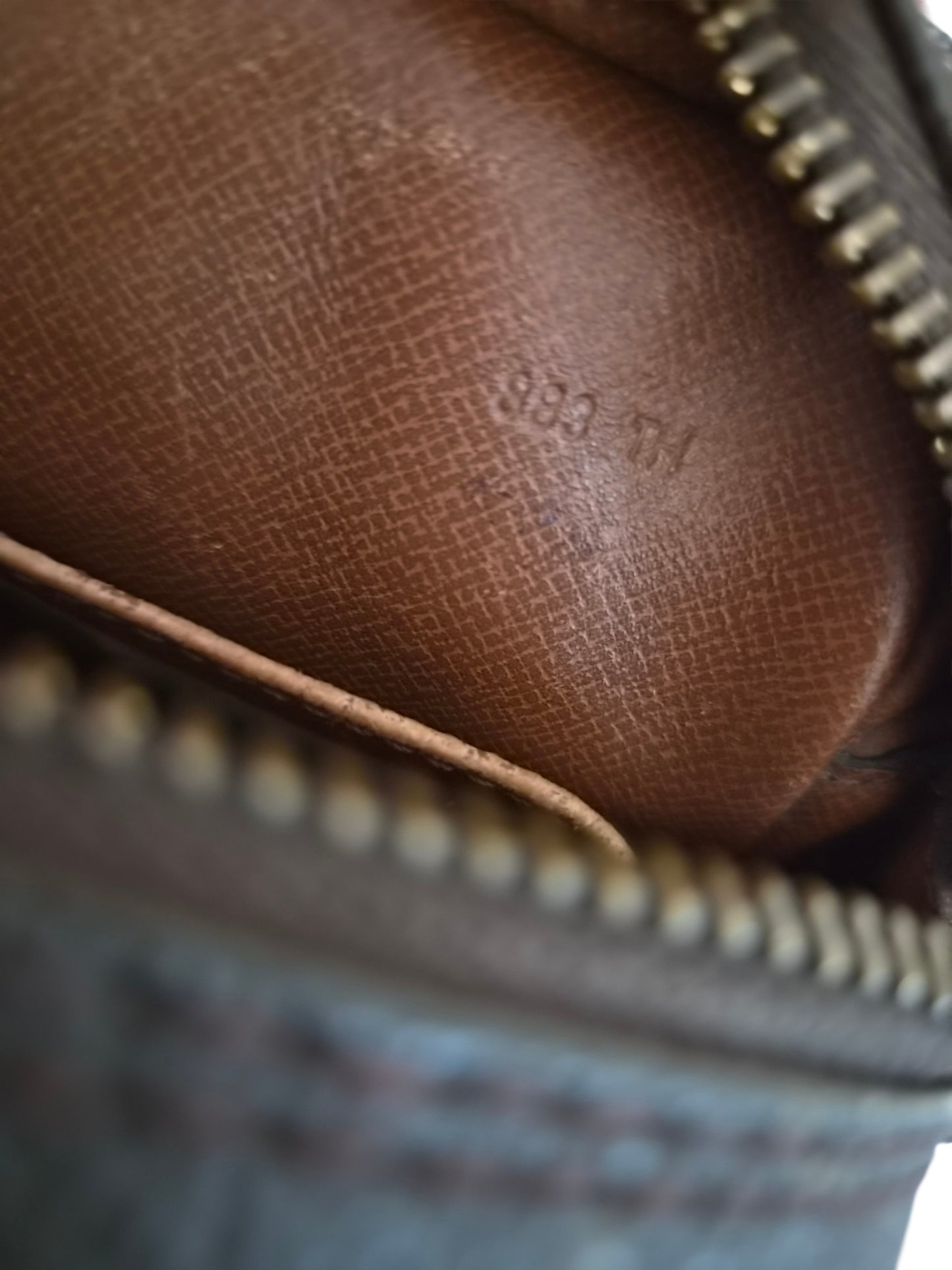 Louis Vuitton Compiegne 23 clutch
