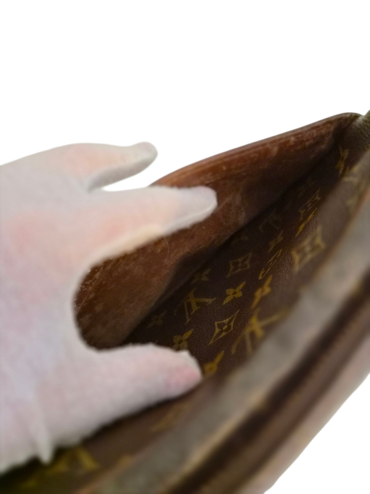 Louis Vuitton Compiegne 23 clutch