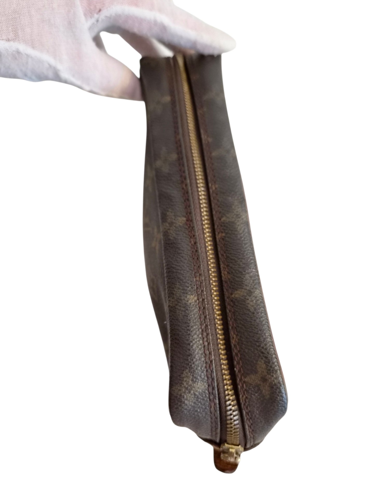 Louis Vuitton Compiegne 23 clutch