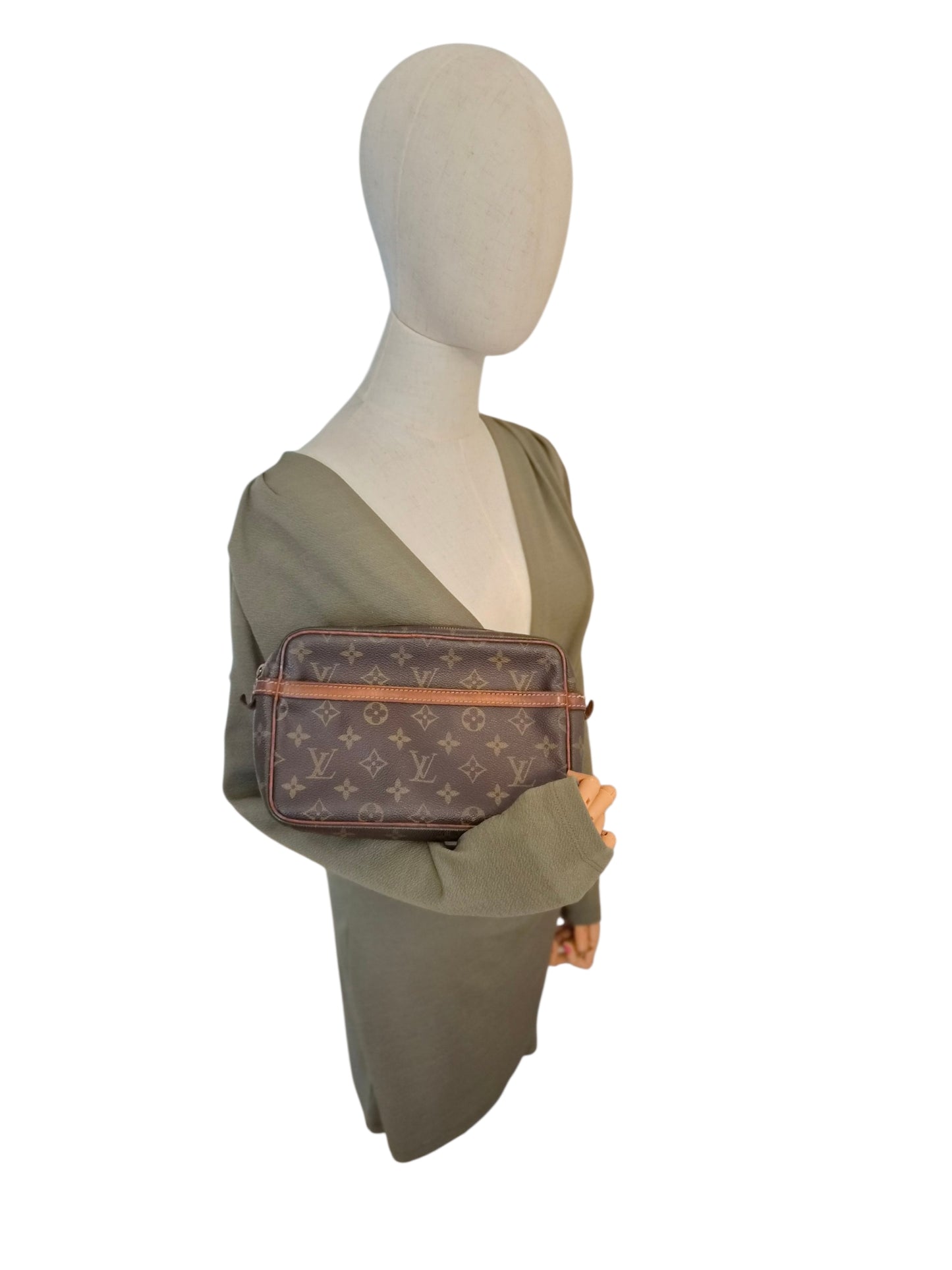 Louis Vuitton Compiegne 23 clutch