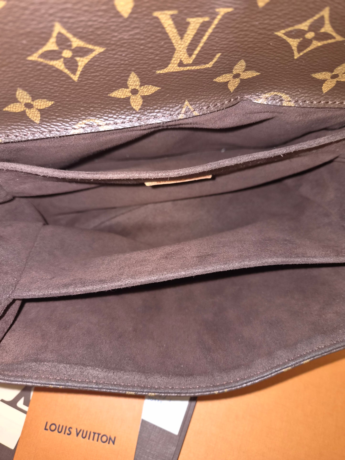 Louis Vuitton Pochette Metis