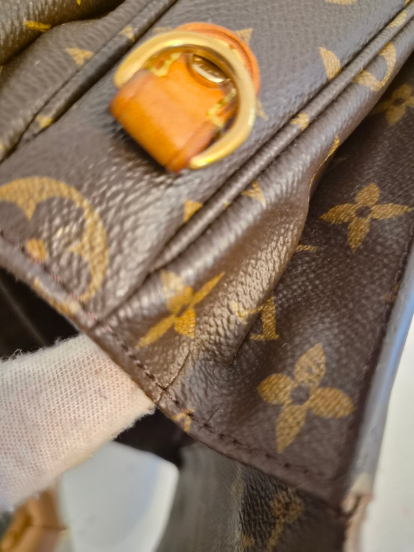 Louis Vuitton Pochette Metis