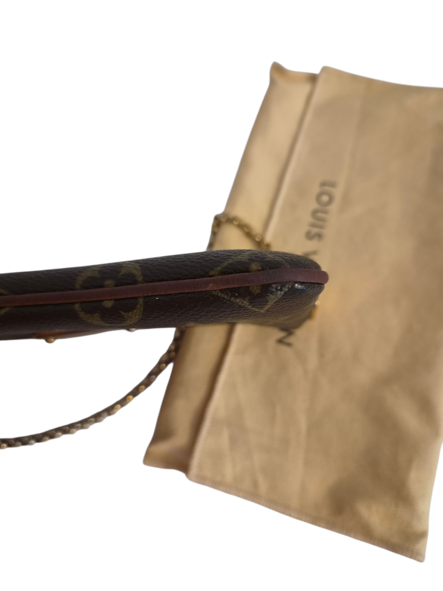 Louis Vuitton Pochette Milla MM