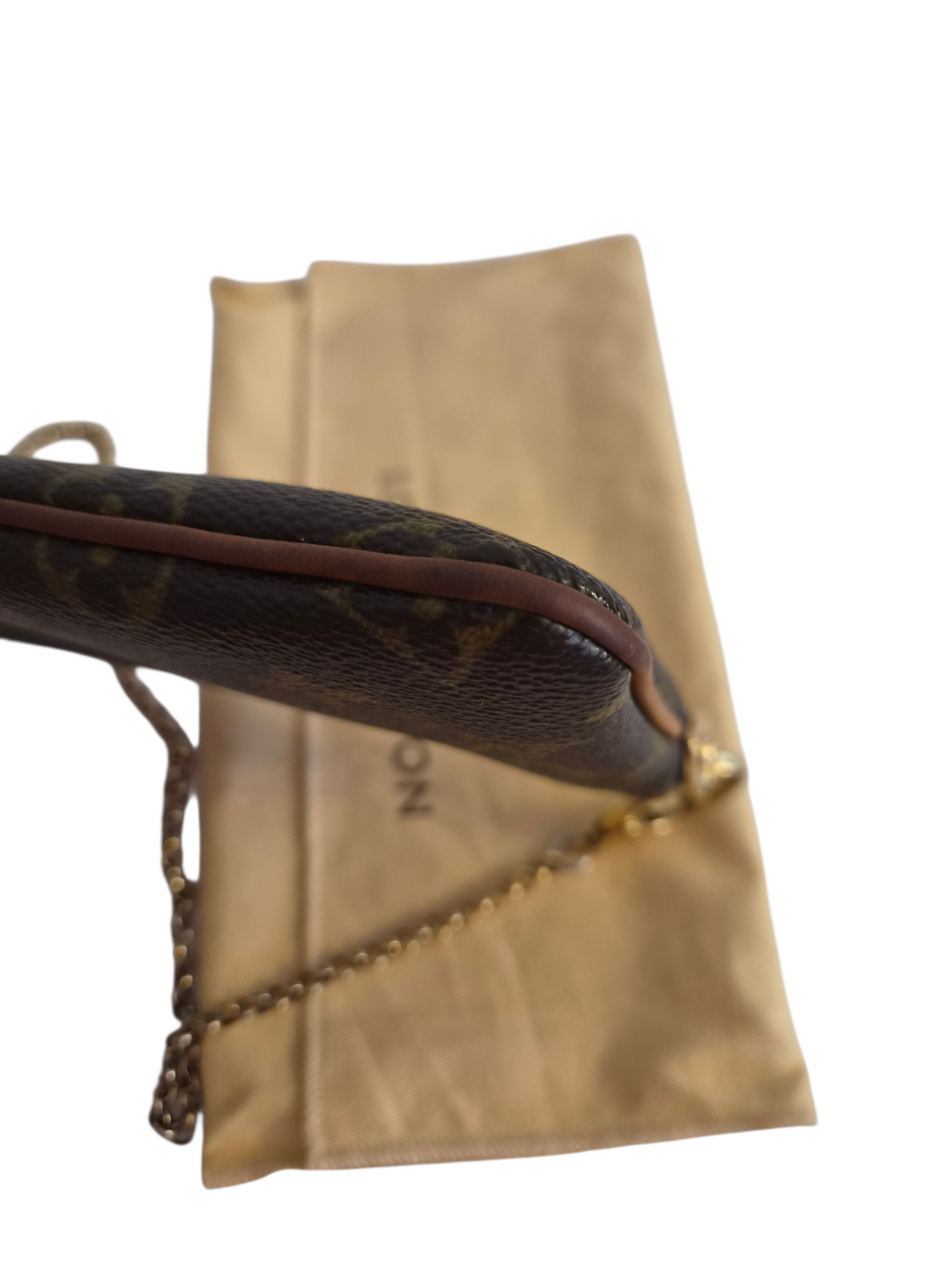 Louis Vuitton Pochette Milla MM