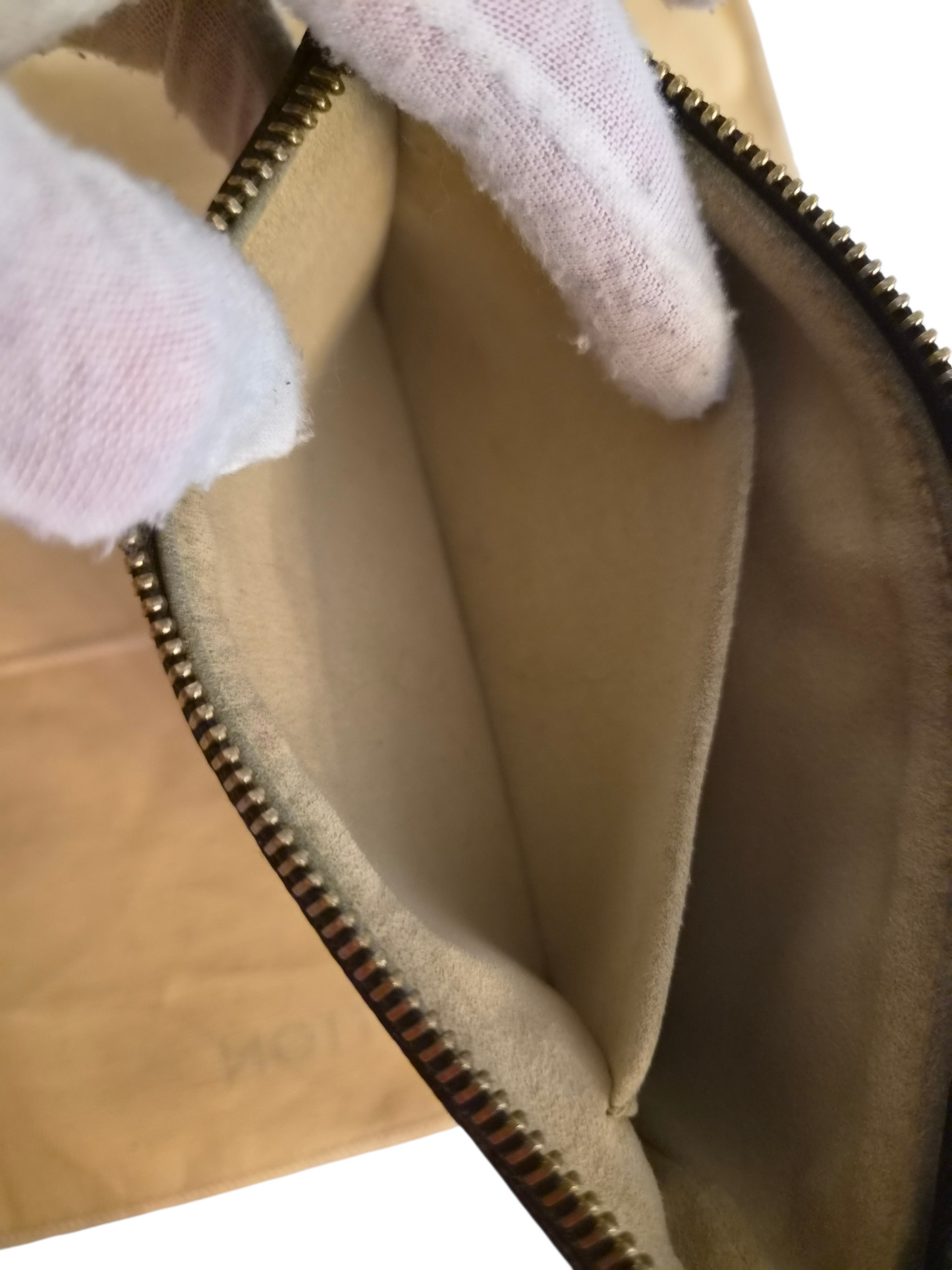 Louis Vuitton Pochette Milla MM