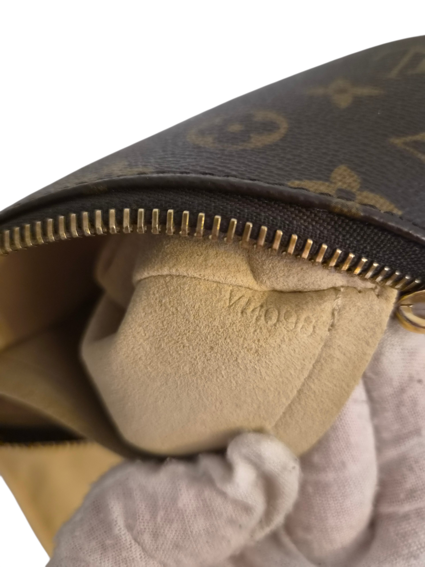 Louis Vuitton Pochette Milla MM