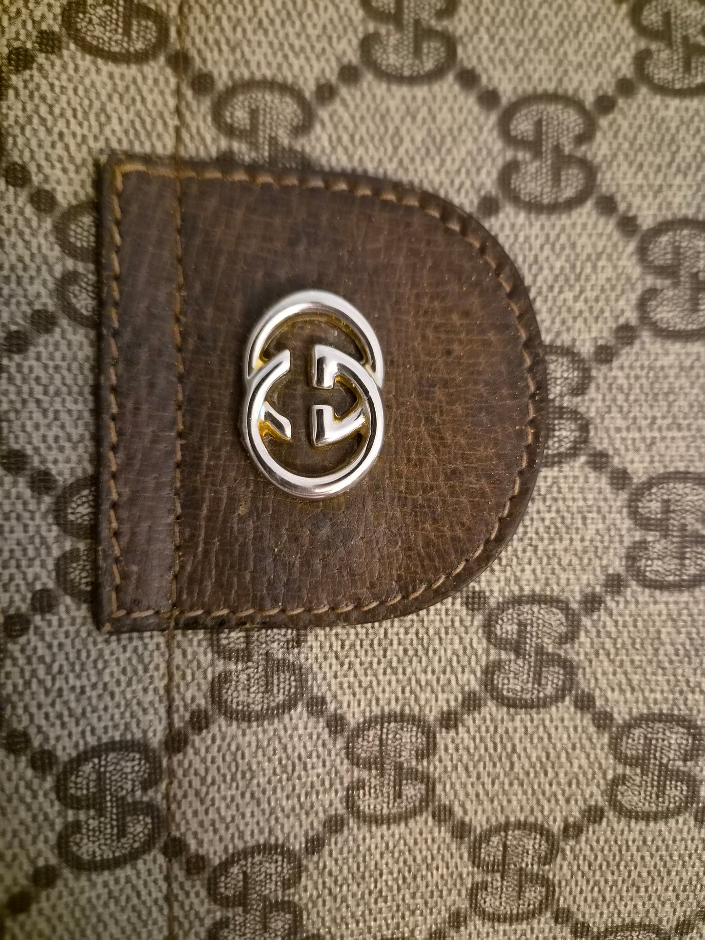 Gucci GG Supreme
