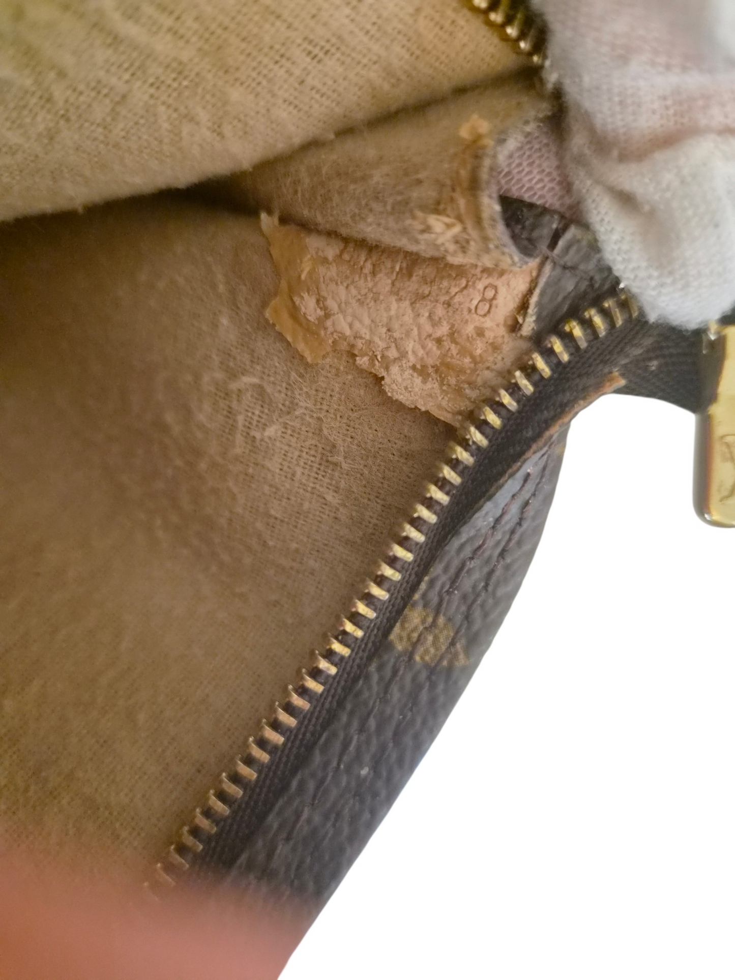 Louis Vuitton Bucket GM Pouch