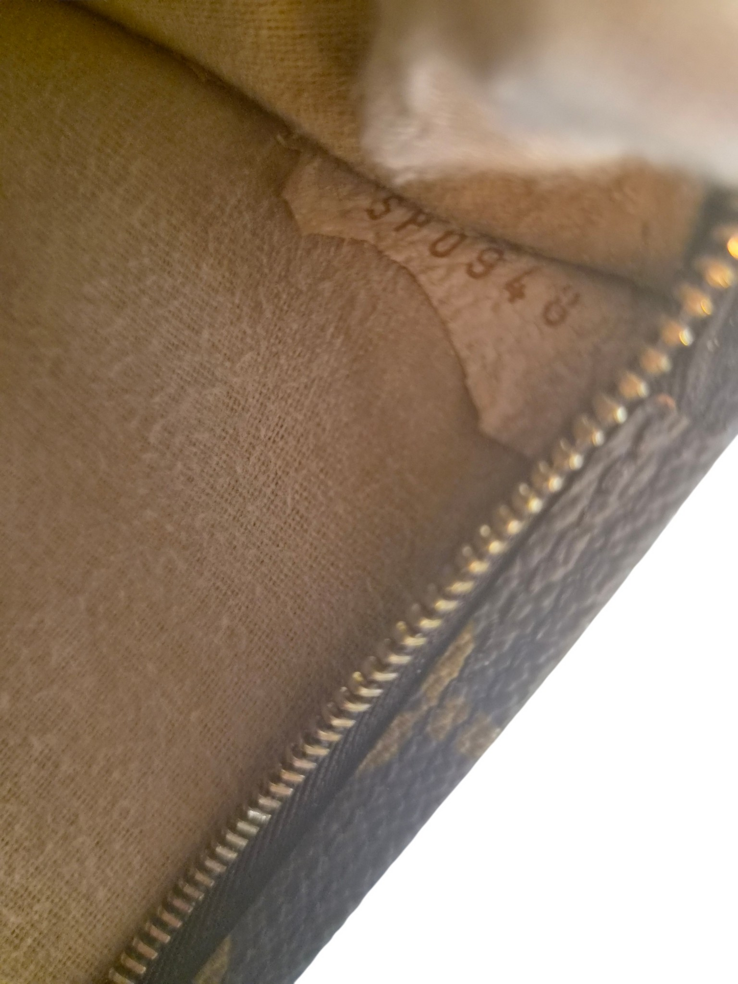 Louis Vuitton Bucket GM pouch
