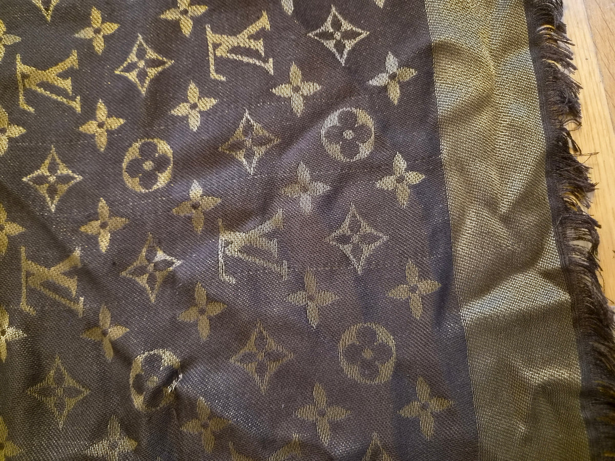 Louis Vuitton Shine Shawl