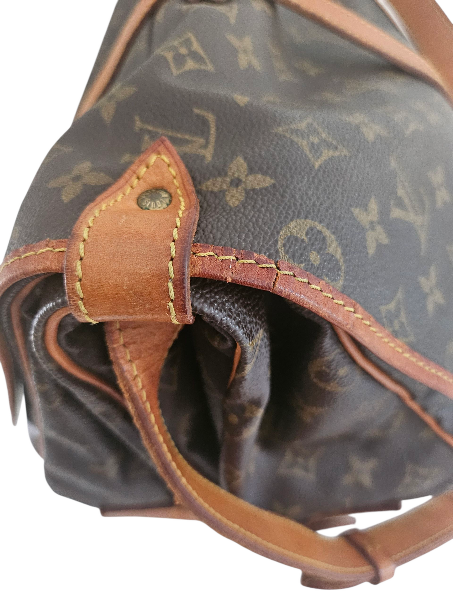 Louis Vuitton Saumur 35