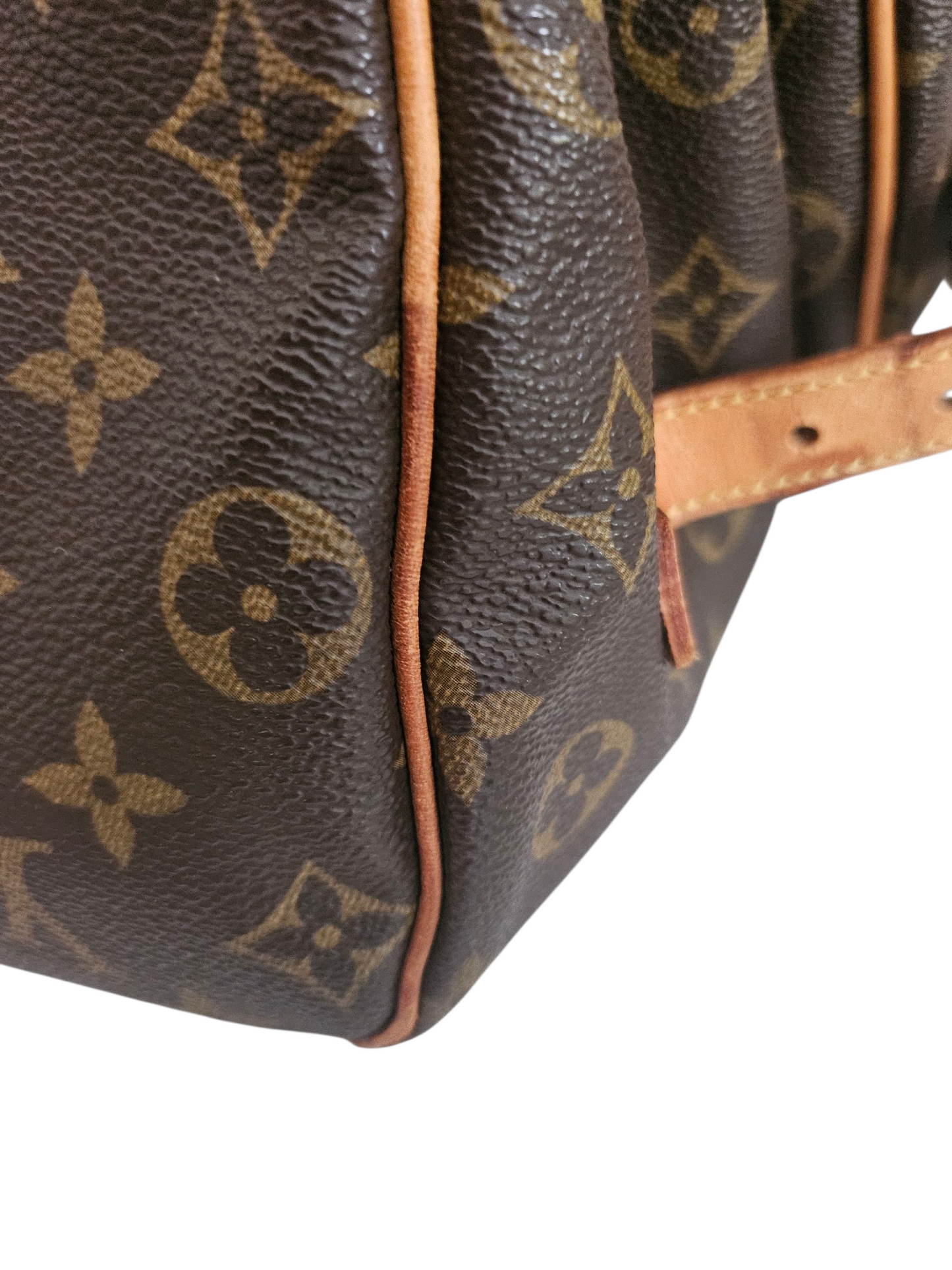 Louis Vuitton Saumur 35