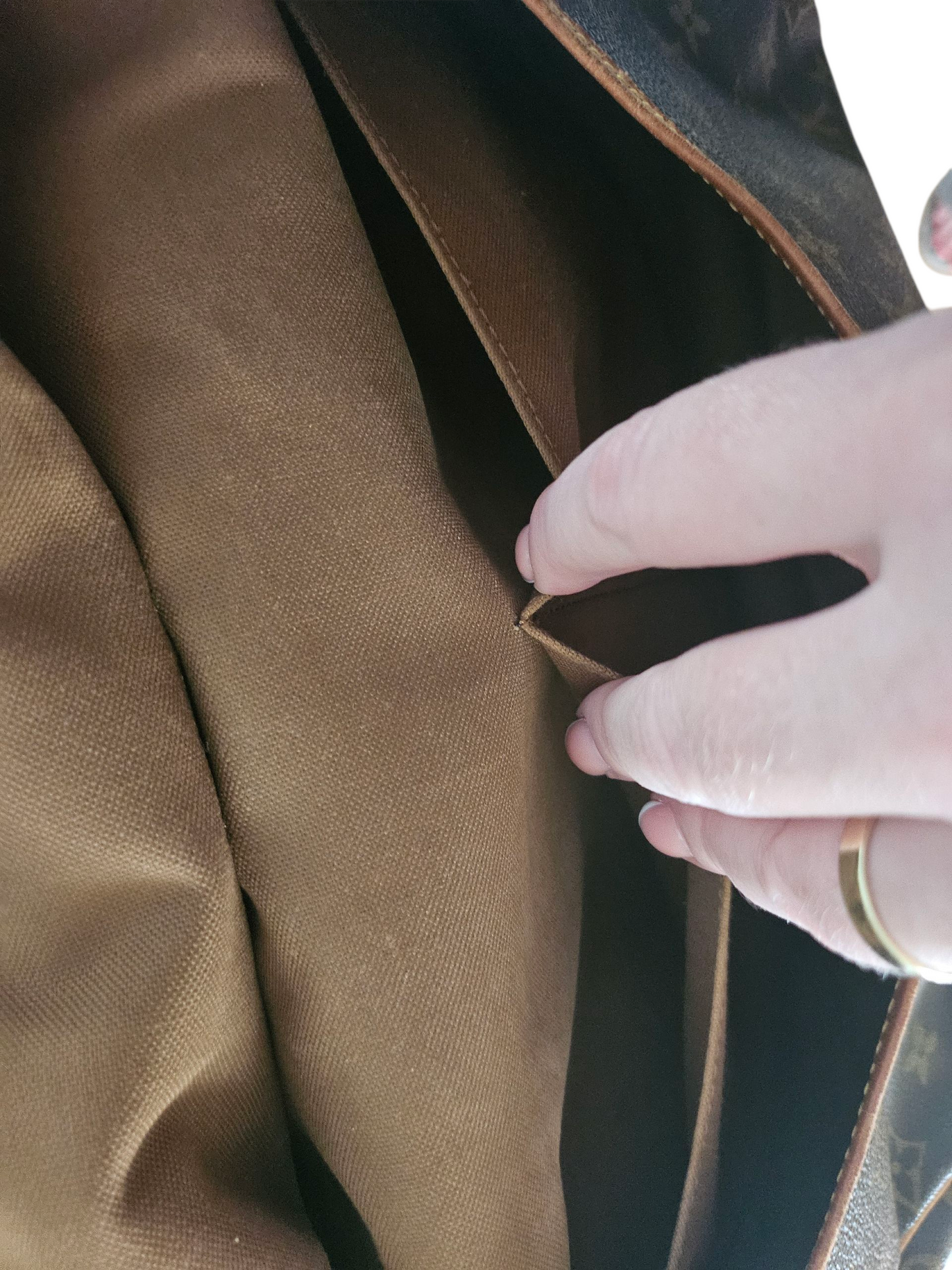 Louis Vuitton Saumur 35