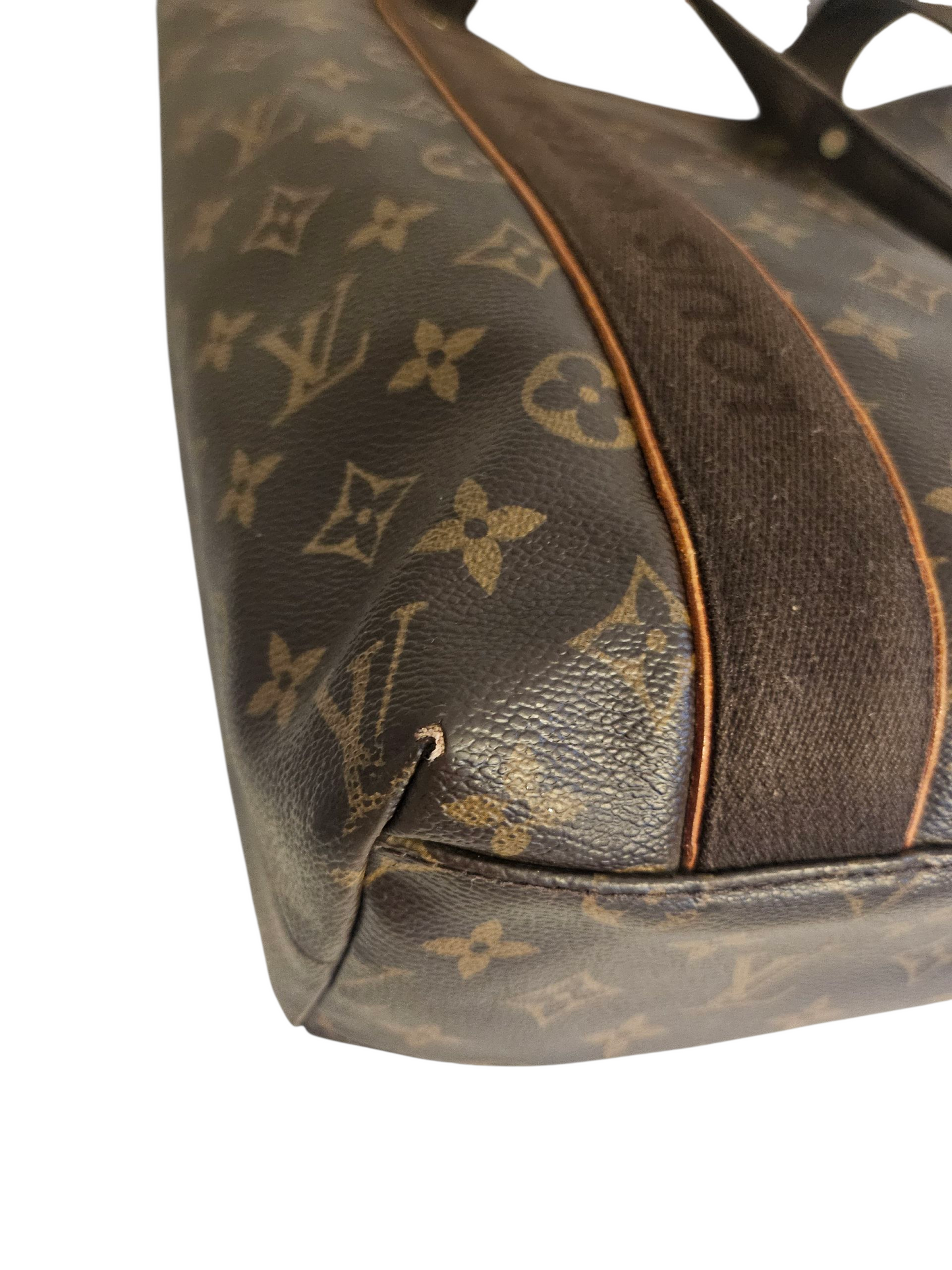 Louis Vuitton Beaubourg