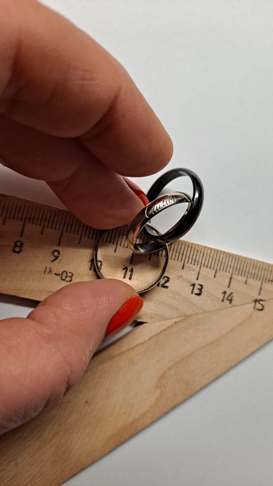 Cartier Trinity Ring in ceramic